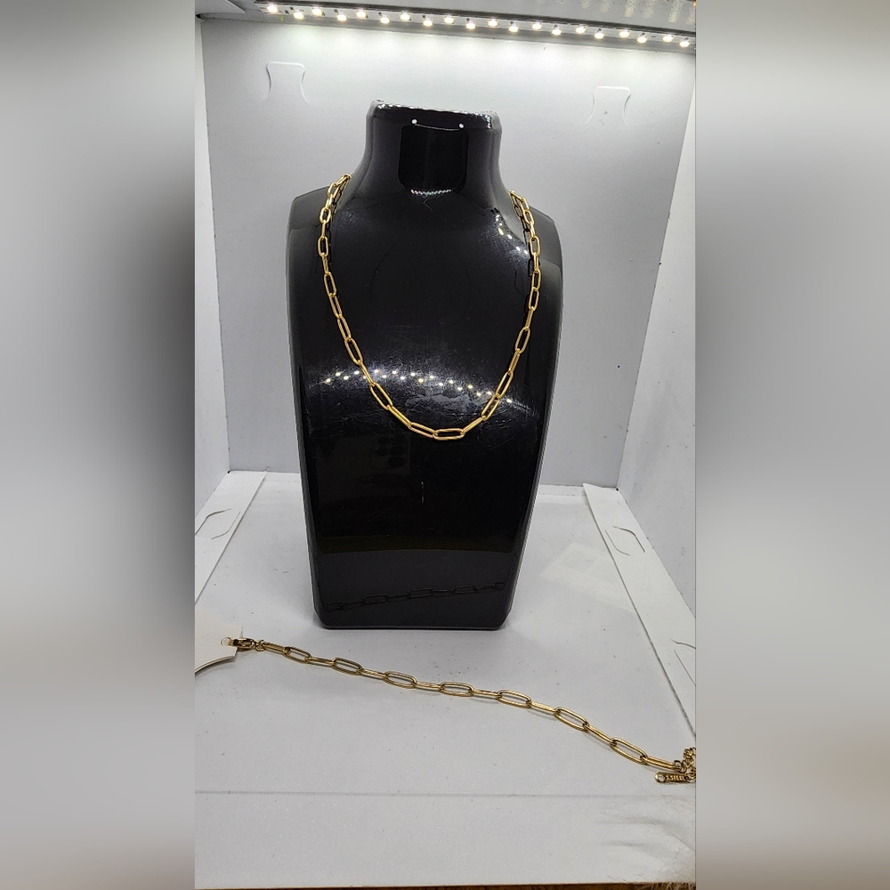 Elegant Gold Chain Necklace